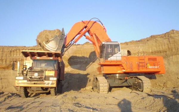 electric excavator.jpg