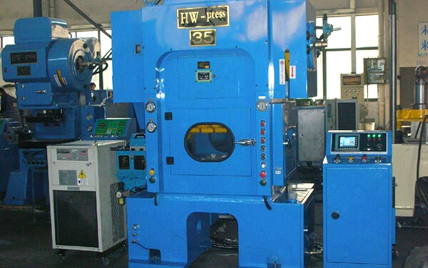 AC310 Frequency <a href=/product/electric-drive/ target=_blank class=infotextkey>AC drive</a> <a href=/product/electric-drive/ target=_blank class=infotextkey>VFD</a> used on Punch Press Machine in Vietnam