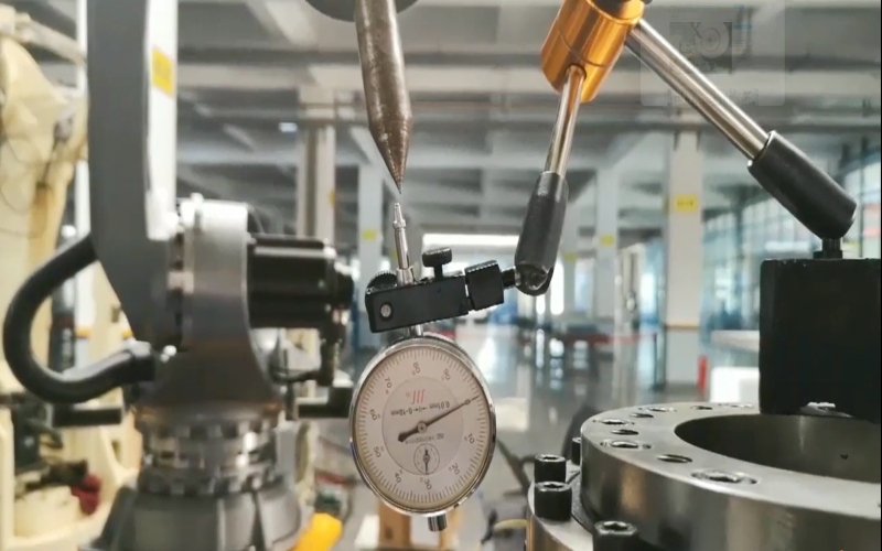 Сервосистема SD700 используется на промышленном роботе в Шанхае, Китай